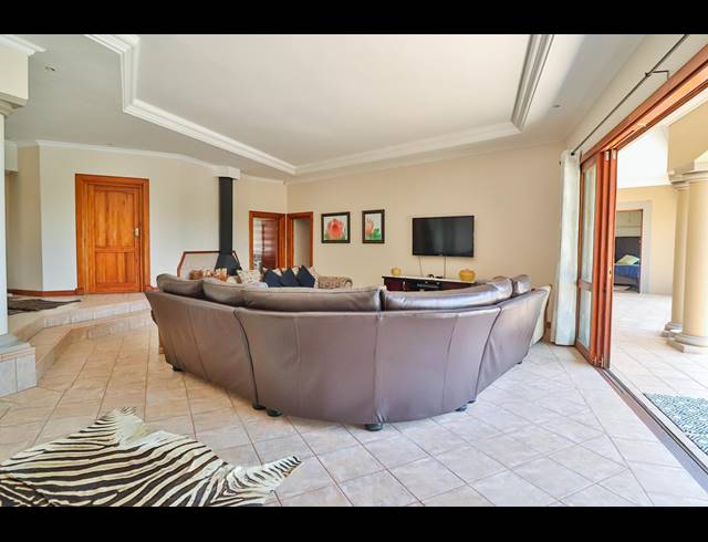 4 BEDROOM HOUSE FOR SALE IN LEEUWFONTEIN ESTATE